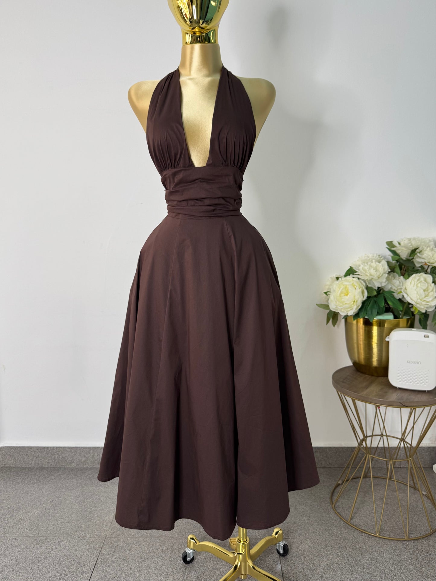 vestido midi tono cafe
