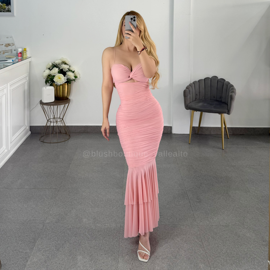 Vestido rosa con abertura