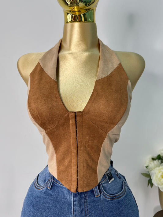 Top gamuza camel con beige