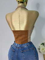 Top gamuza camel con beige
