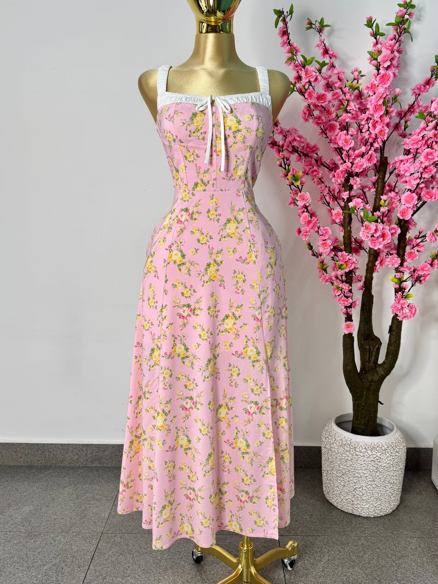 Vestido midi rosa floreado