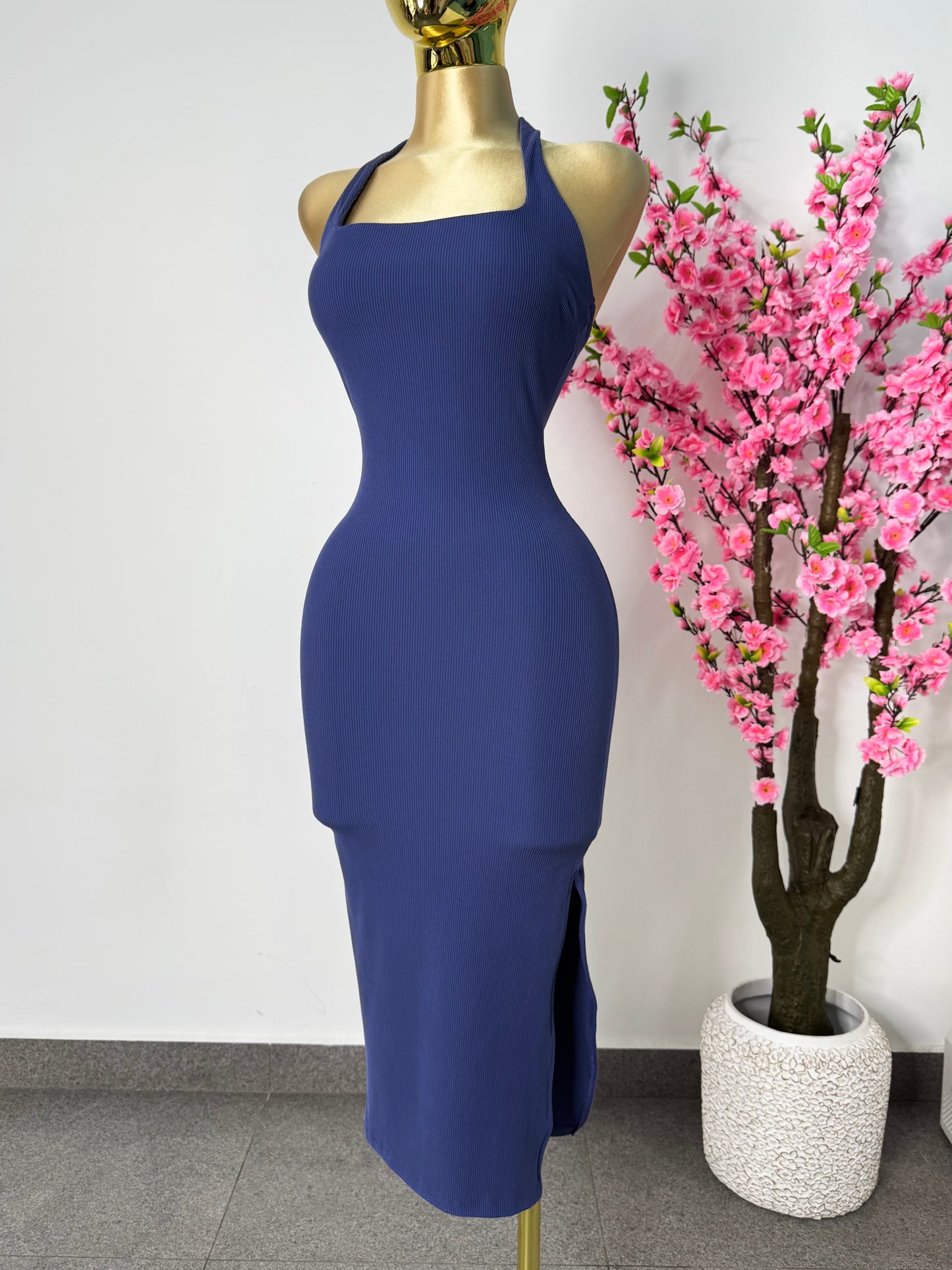 Vestido midi azul cuello halter