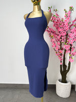 Vestido midi azul cuello halter