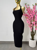 Vestido midi negro cuello  halter