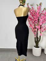 Vestido midi negro cuello  halter