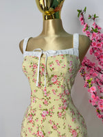 Vestido midi floreado amarillo