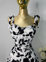 Vestido blanco con negro tirantes