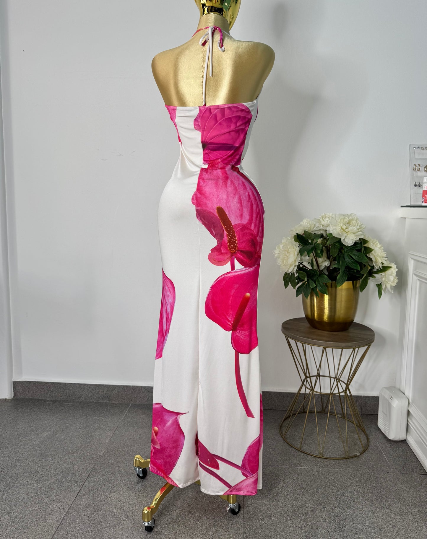 vestido blanco estampado flor grande rosa