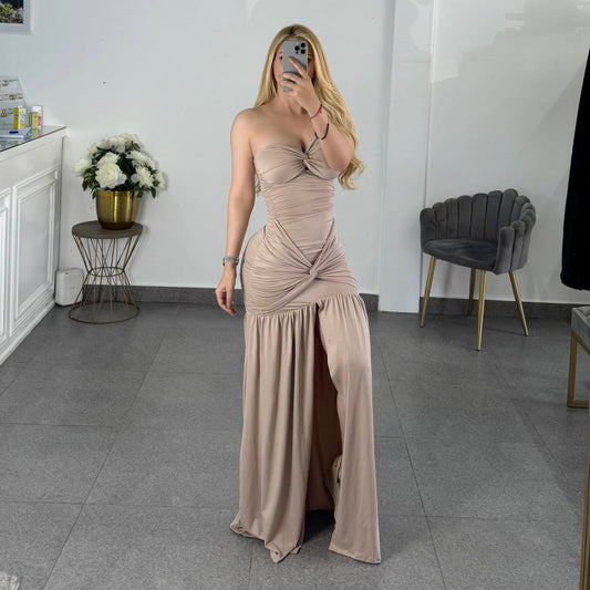 Vestido strapless beige