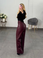 Pantalón vinipiel burgundy corte recto