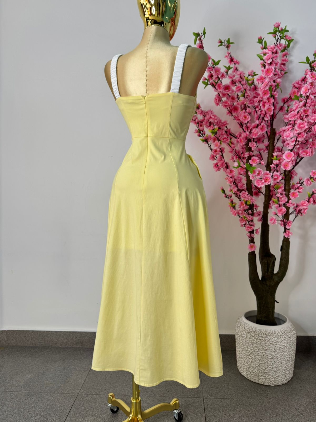 Vestido midi amarillo