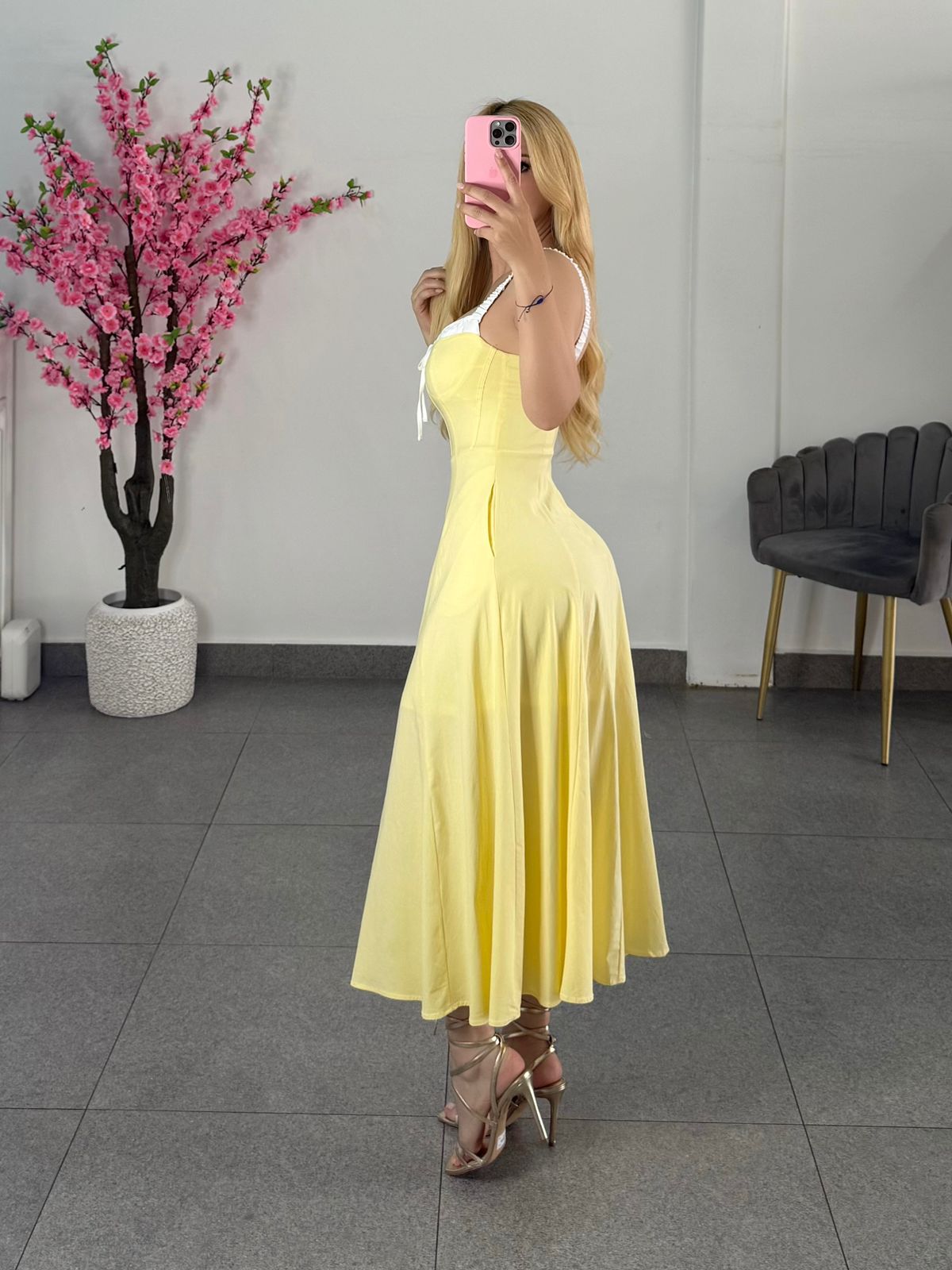 Vestido midi amarillo
