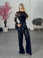 Blusa encaje negro