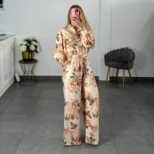 Conjunto floreado beige