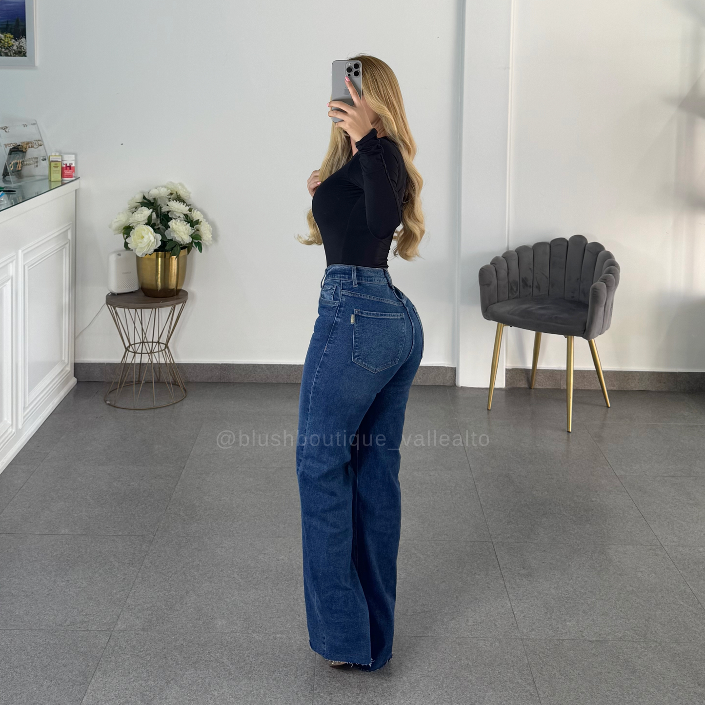 Mom jeans Vibrant tono oscuro